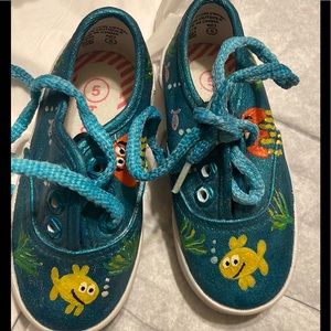 NWOT HAND PAINTED BALLOON TODDLERS SIZE 5 TENNIS SHOES TOO CUTE FOR WORDS FISHES